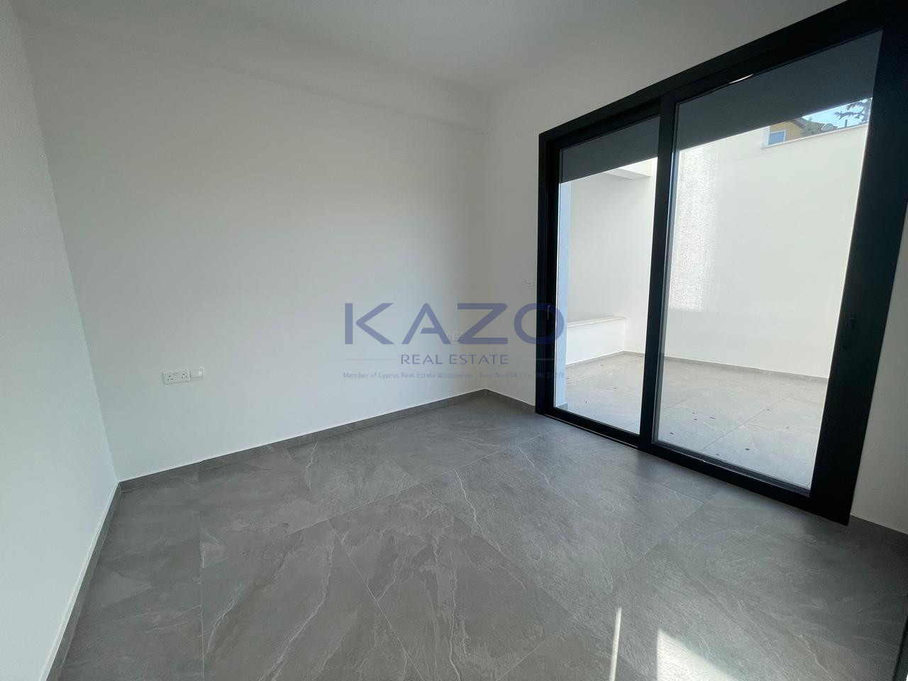 Modern 3-bed apartment with sea views and garden in Agia Fyla photo 33