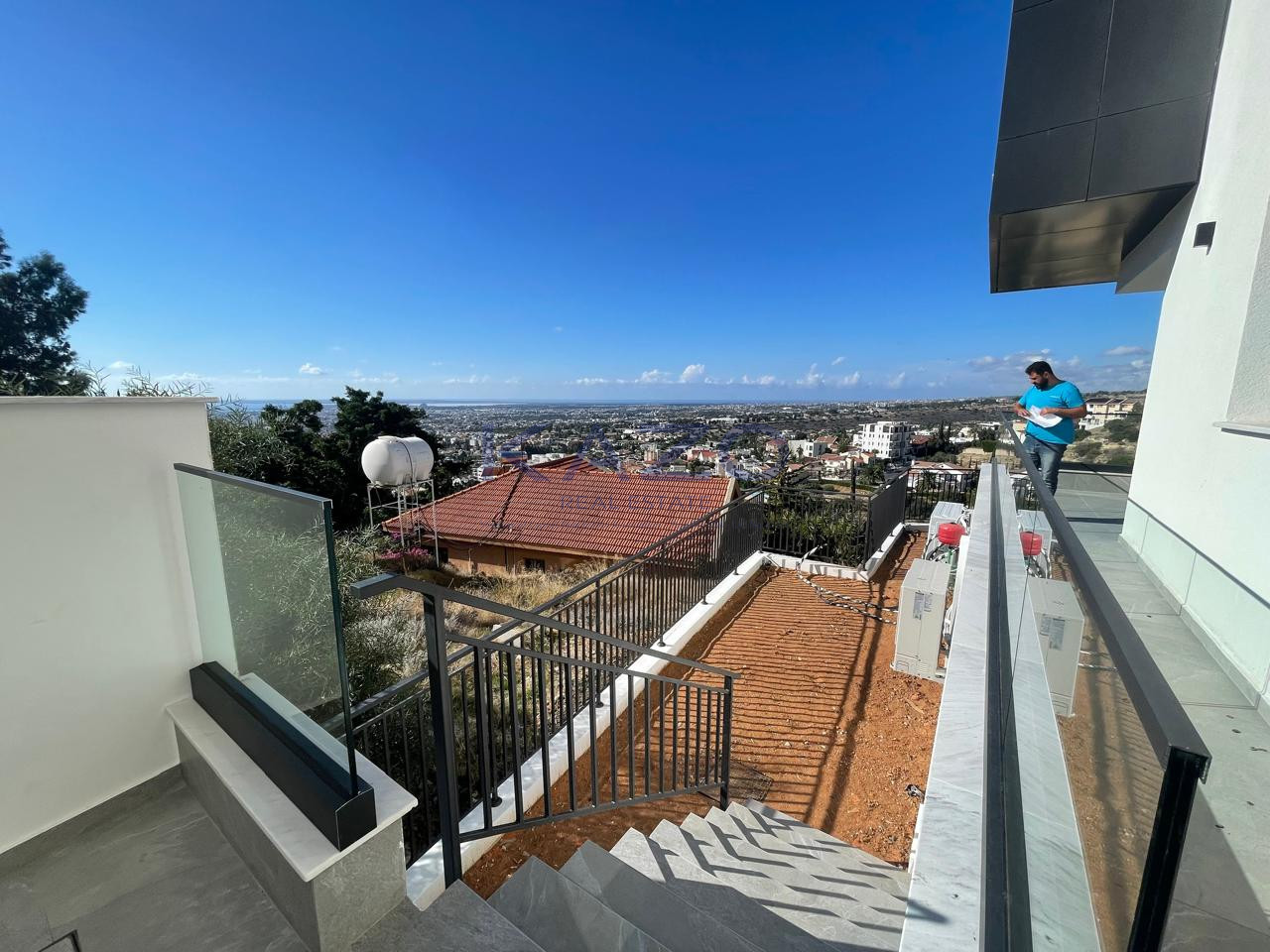 Modern 3-bed apartment with sea views and garden in Agia Fyla photo 6