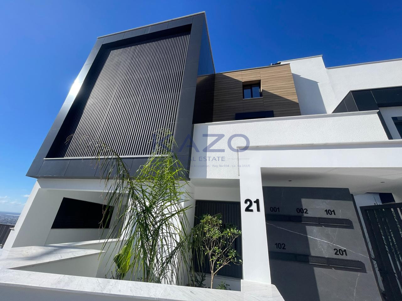 Modern 3-bed apartment with sea views and garden in Agia Fyla photo 40