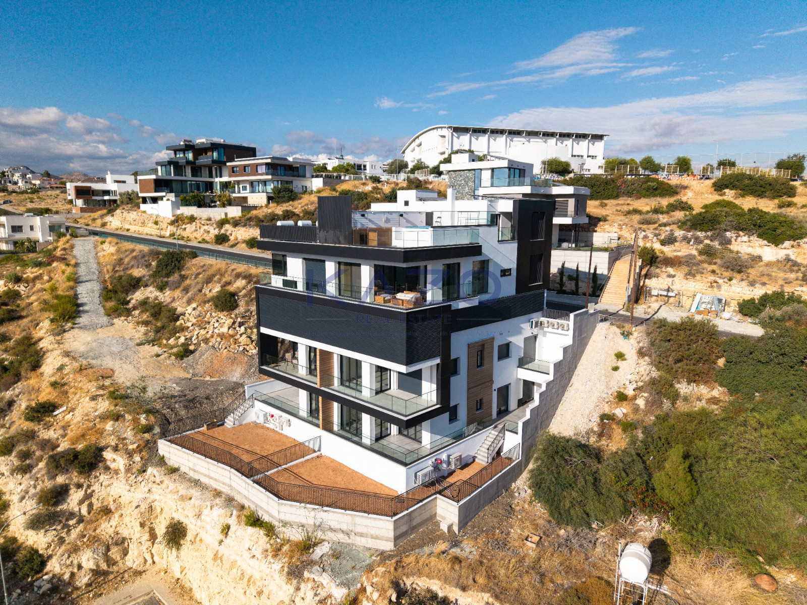 Modern 3-bed apartment with sea views and garden in Agia Fyla photo 42