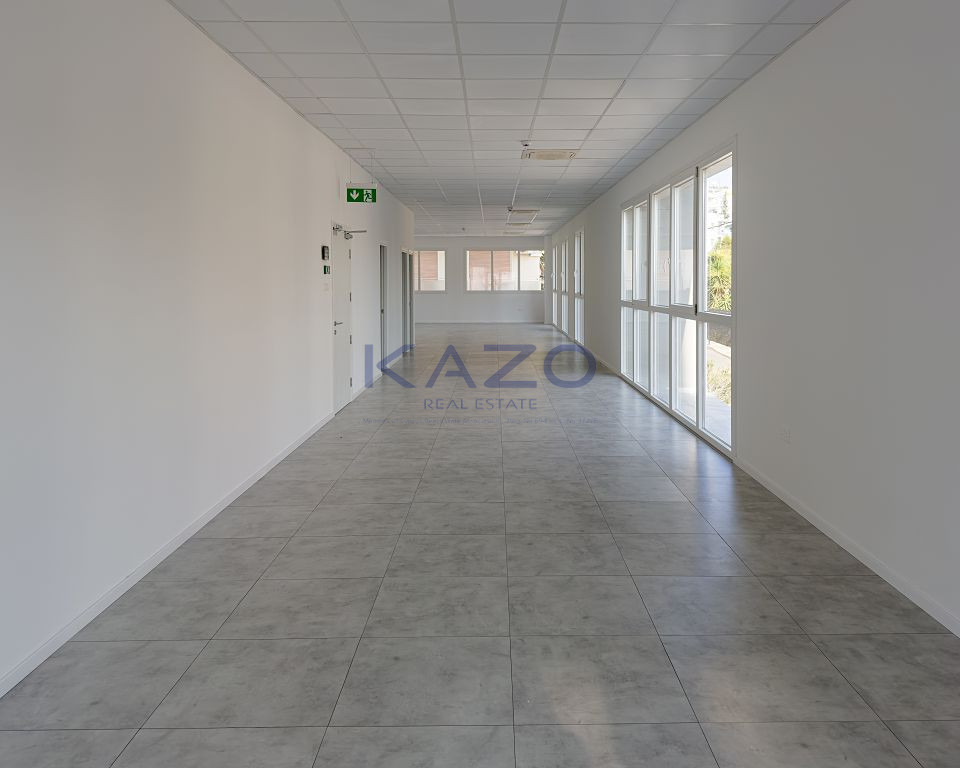 Four-floor commercial building for rent in Agia Triada center photo 2