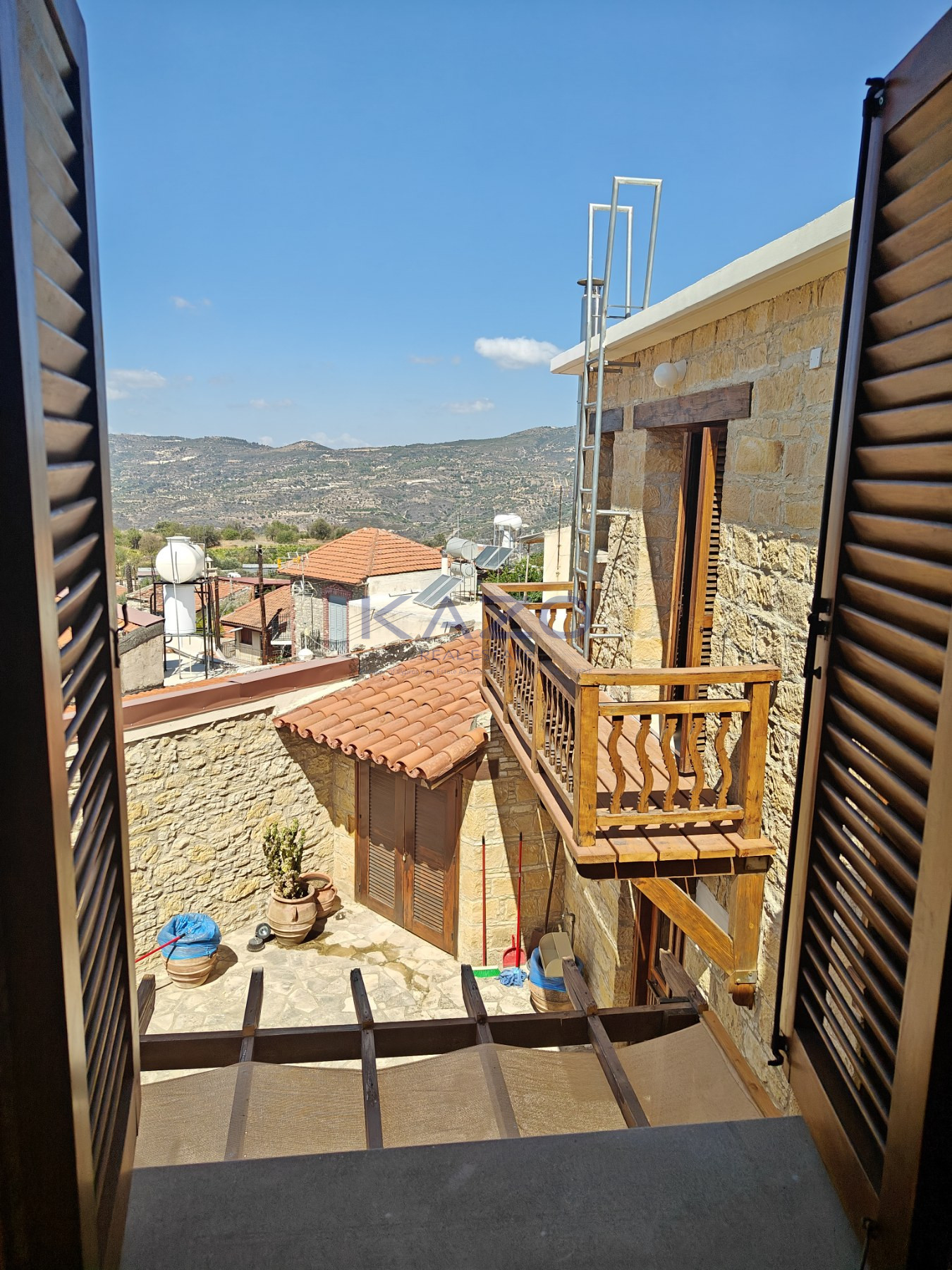 Furnished 3-bed house in Praitori with mountain views photo 18