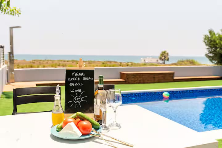 House in Mazotos - Image 4