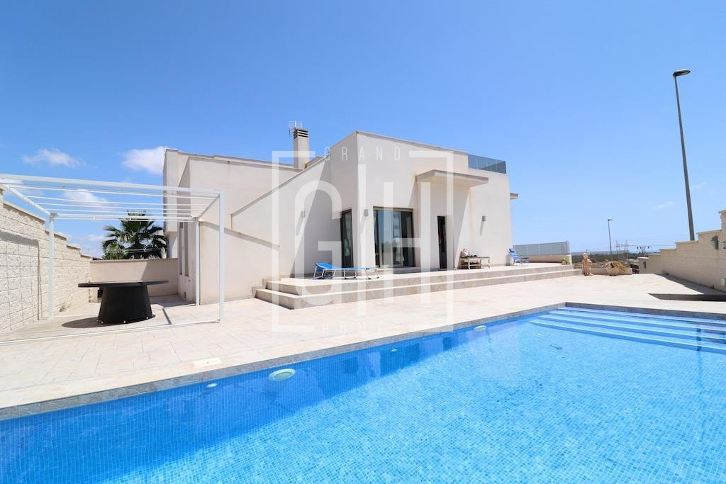 Freistehende Villa mit 3 Schlafzimmer