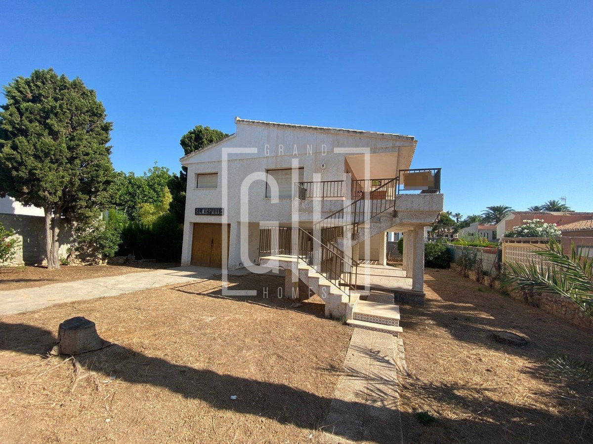 Detached Villa with 7 bedrooms
