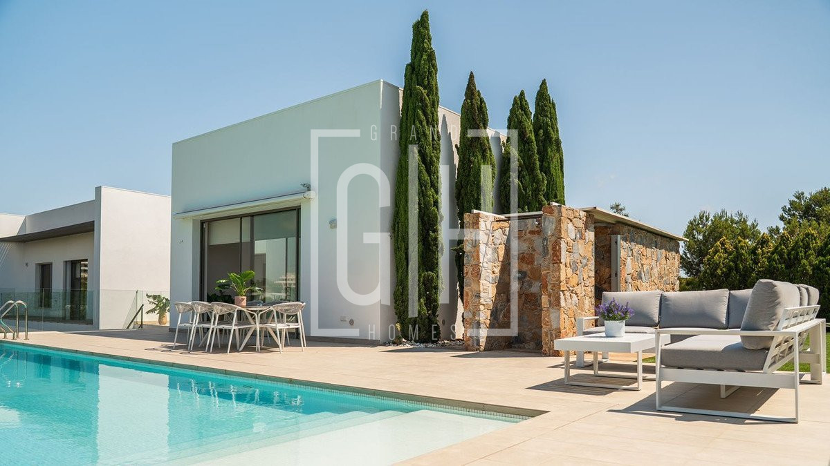 Detached Villa with 4 bedrooms