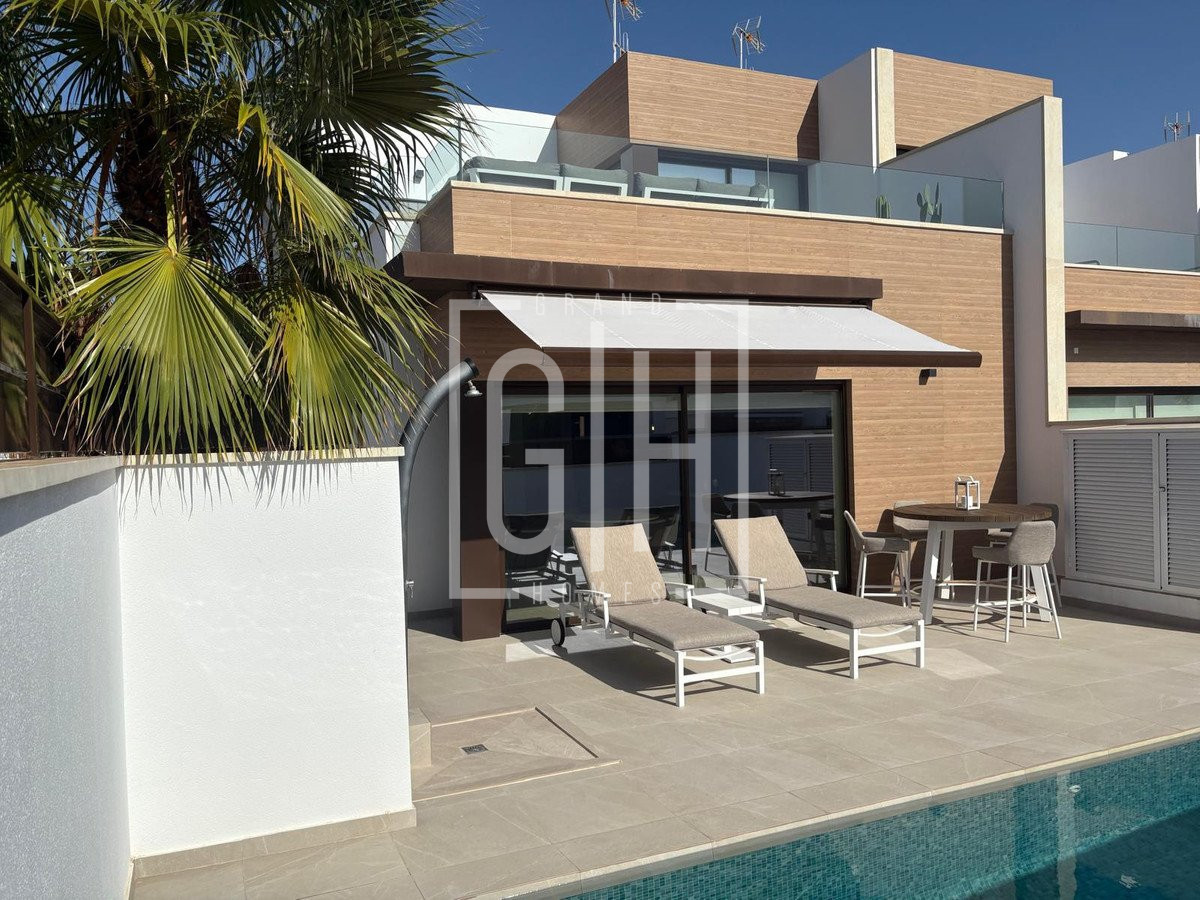 Detached Villa with 3 bedrooms