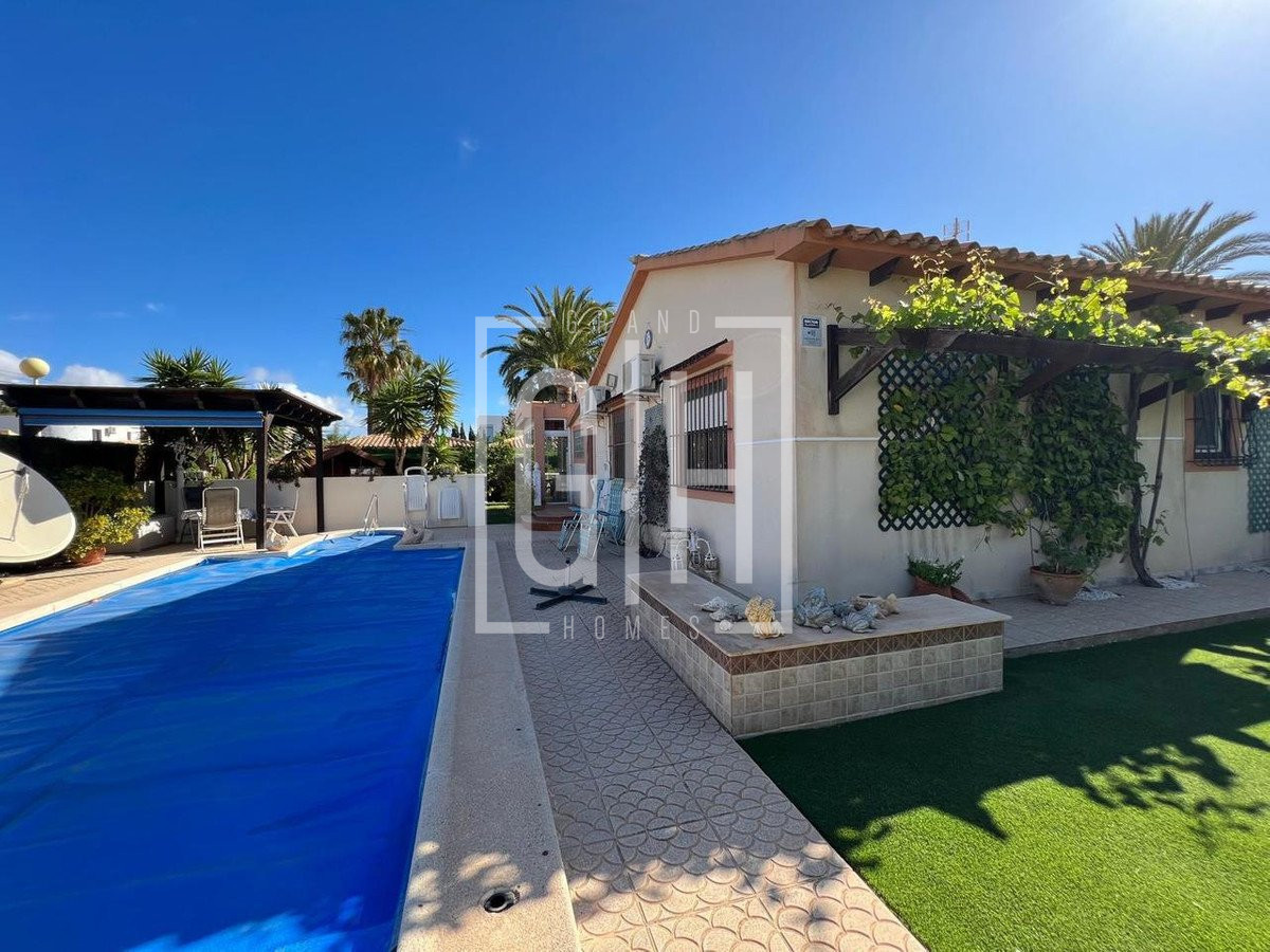 Detached Villa with 3 bedrooms