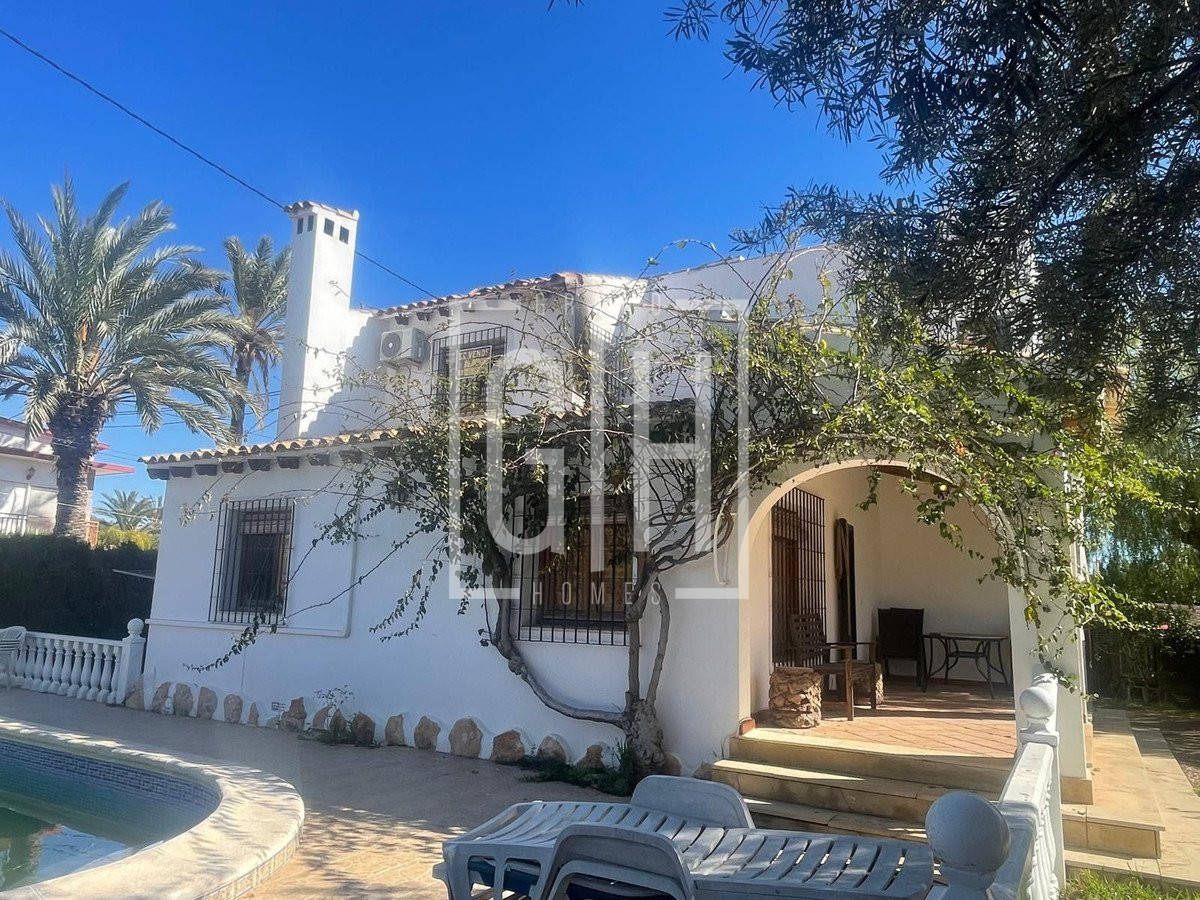 Detached Villa with 4 bedrooms