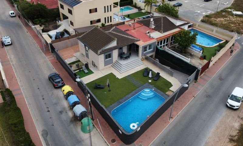 Villa in Torrevieja - Image 2