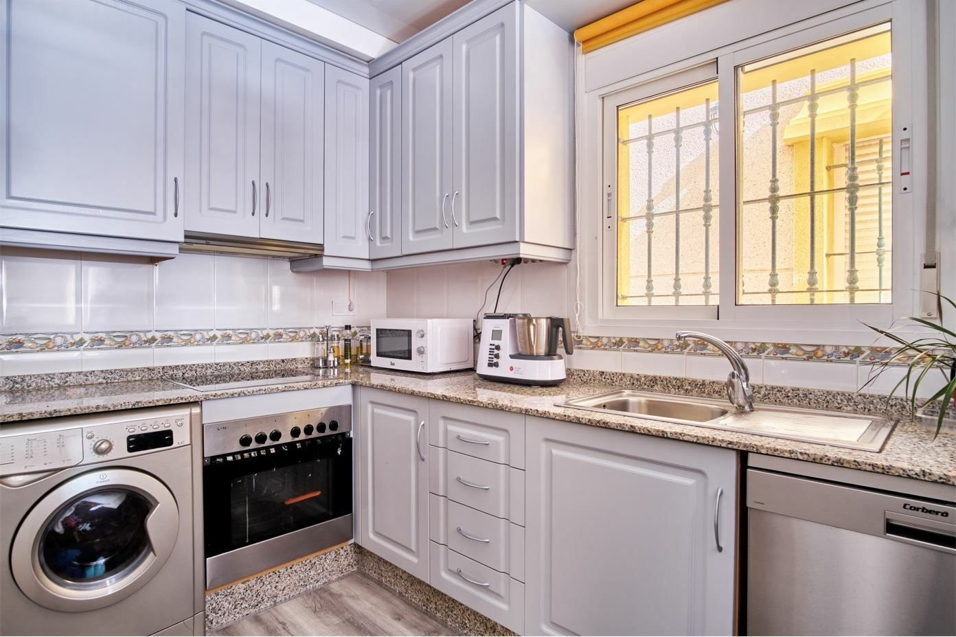 Villa in Los Montesinos - Image 4