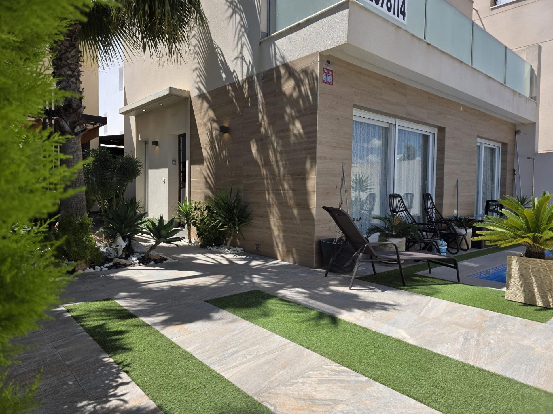 Villa in Torre de la Horadada - Image 2