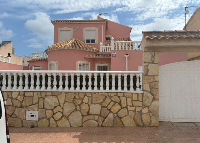 Villa in La Zenia - view 1