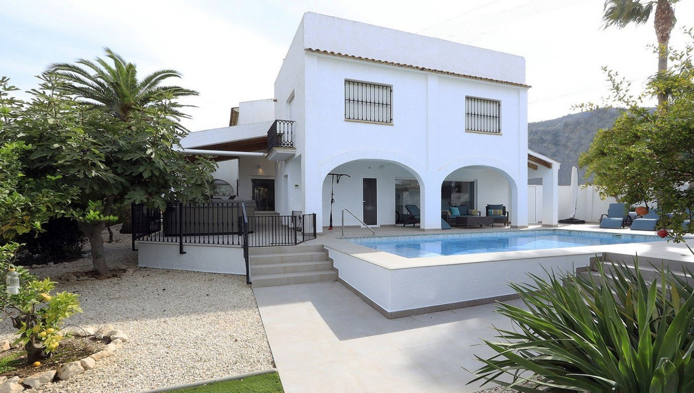 Villa in L'Albir - view 1