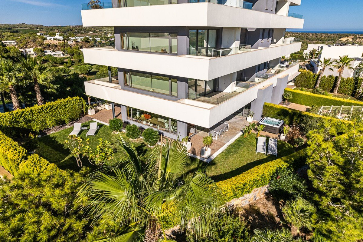 Apartment in Urbanizacion los Balcones - view 1