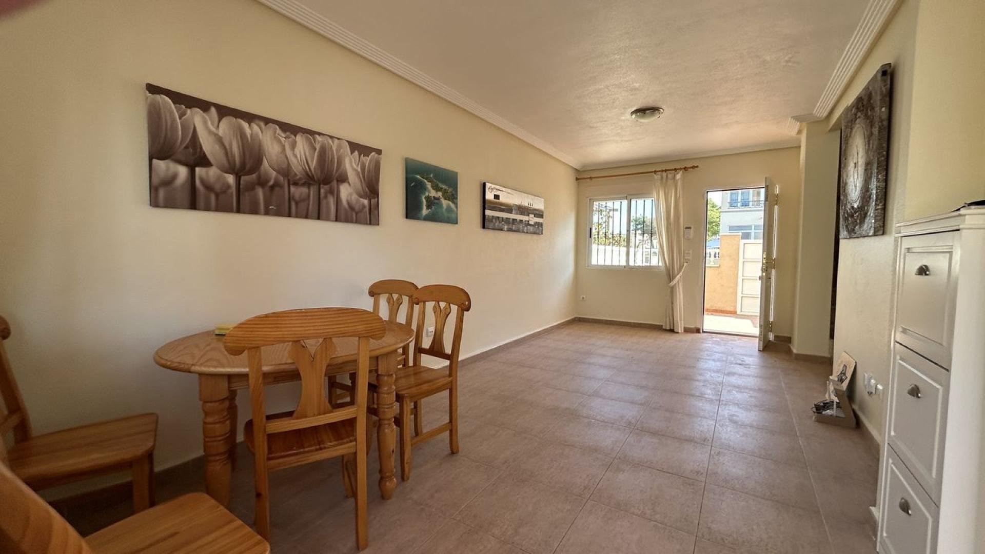 House in Urbanizacion los Balcones - Image 5