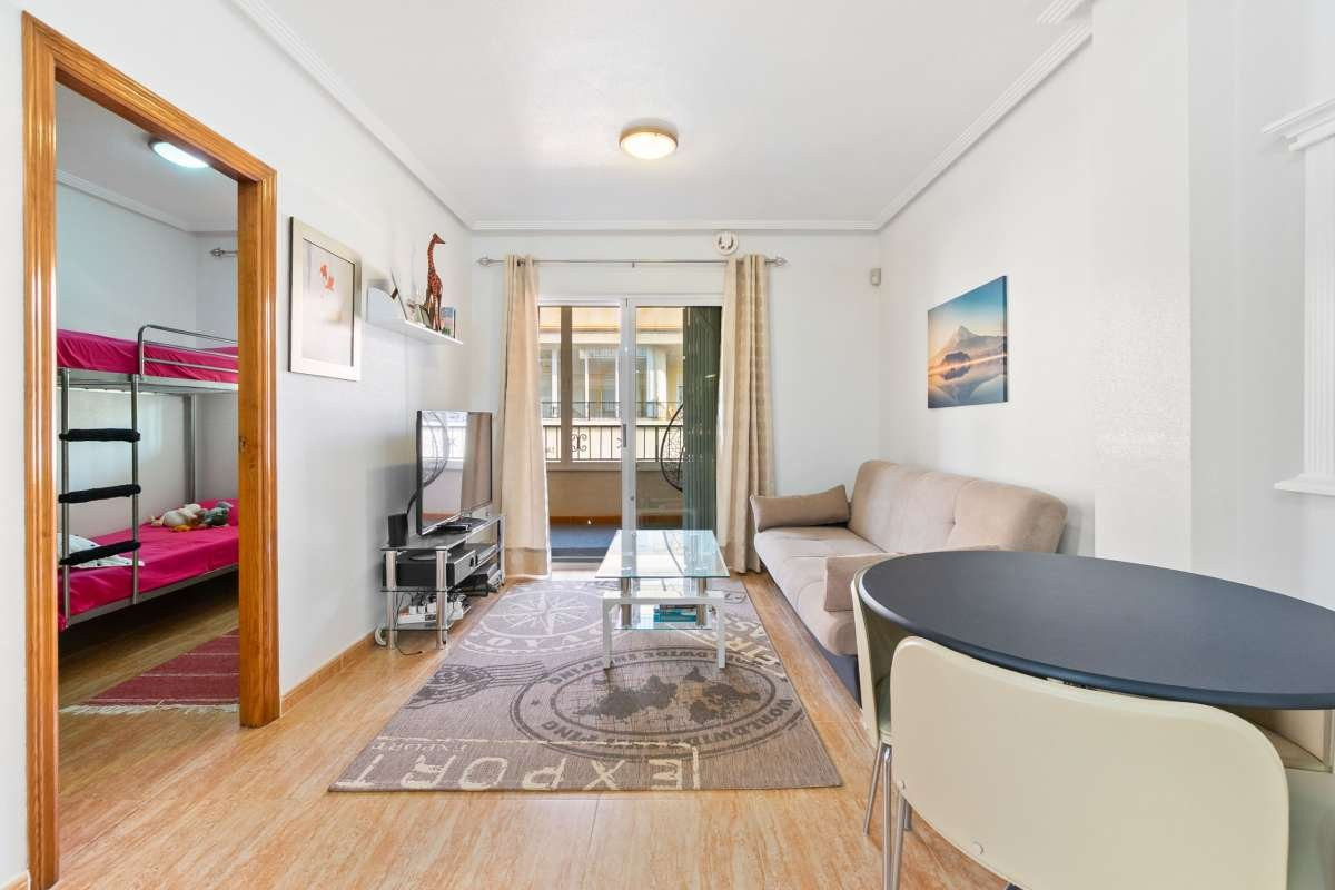 Apartment in Urbanizacion los Balcones - Image 2