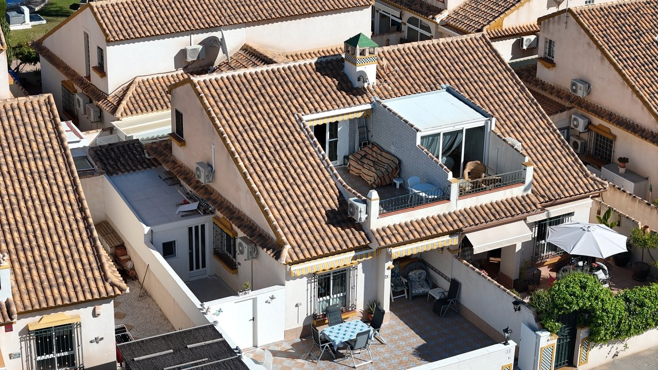 House in La Zenia - view 1