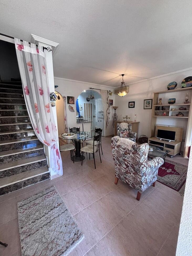 House in Urbanizacion los Balcones - Image 3