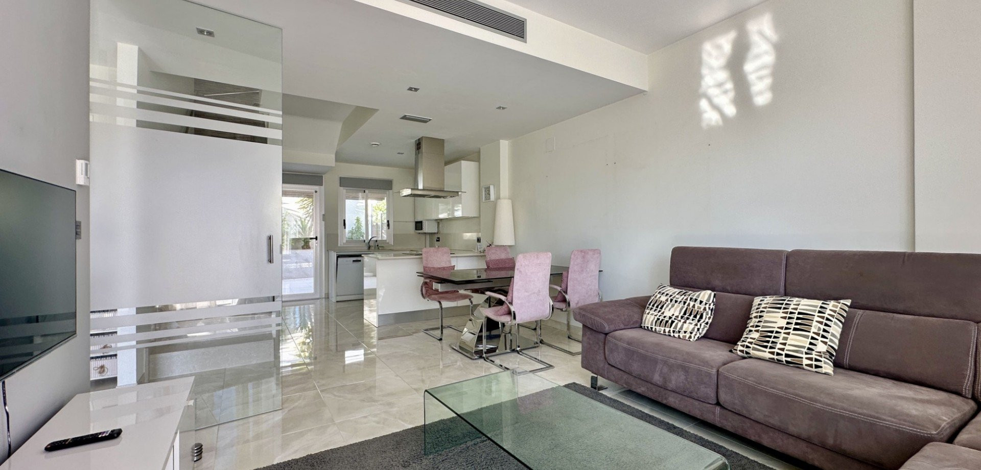 Villa in Urbanizacion los Balcones - Image 2