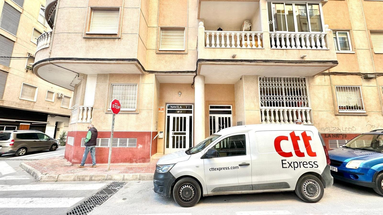 Apartment in Torrevieja - Image 2