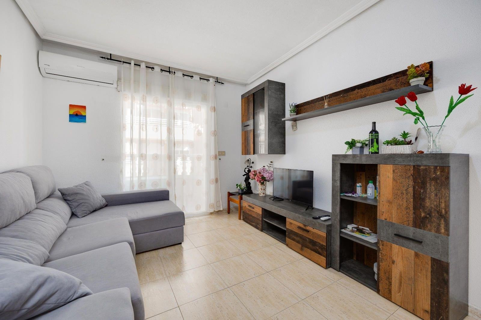 Apartment in Torrevieja - Image 2