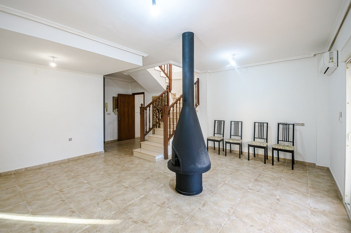 Villa in Desamparados - Image 5