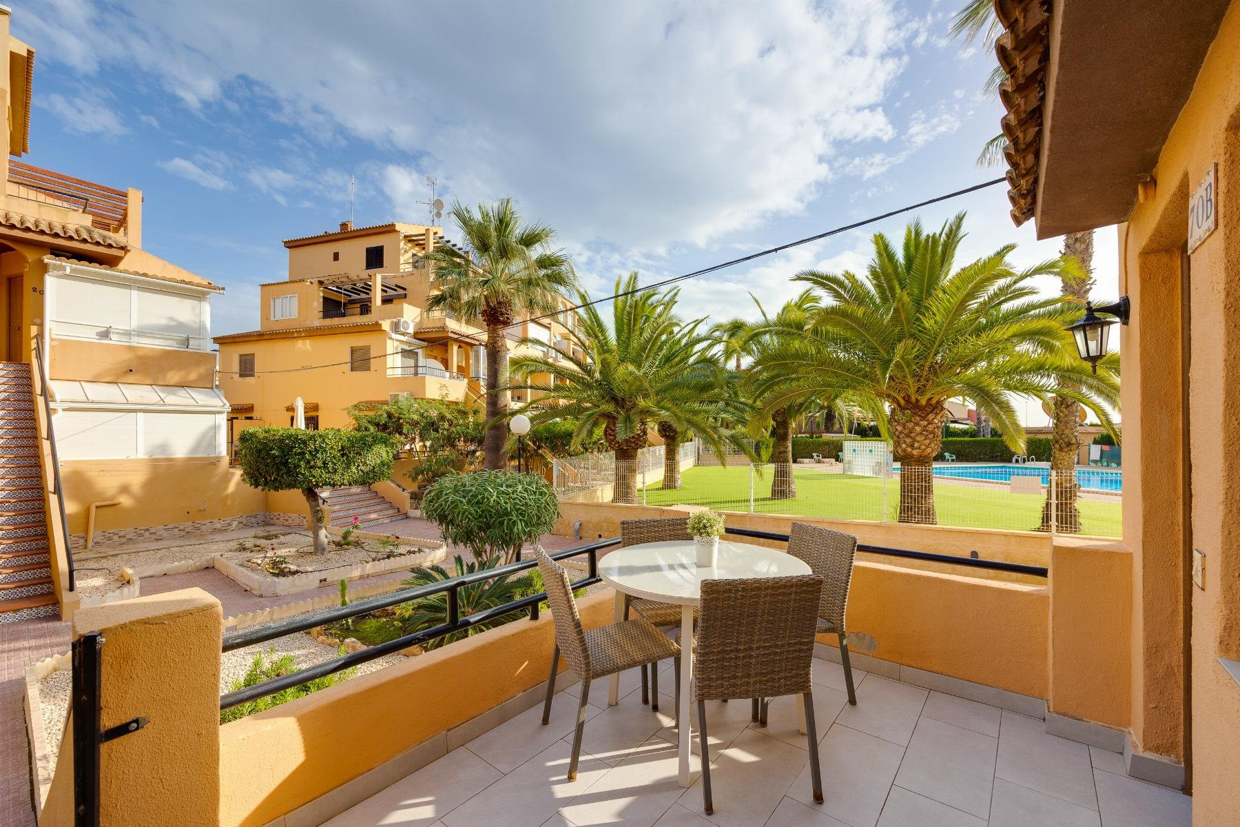 Apartment in Torrevieja - Image 2