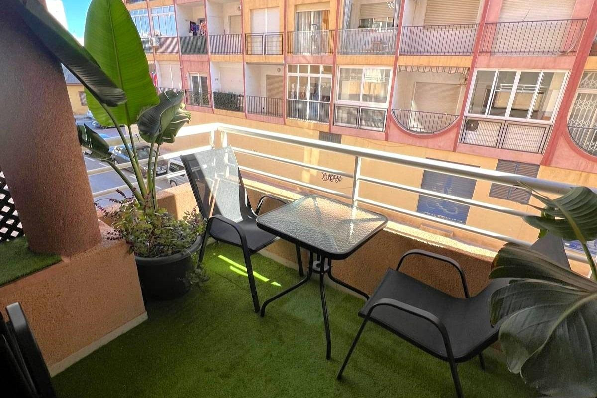 Apartment in Torrevieja - Image 2