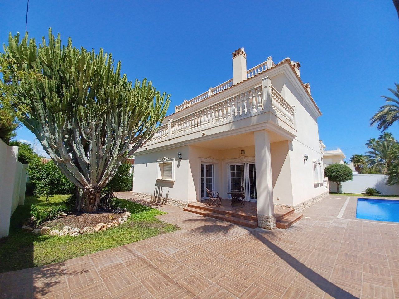 Villa in La Zenia - Image 4