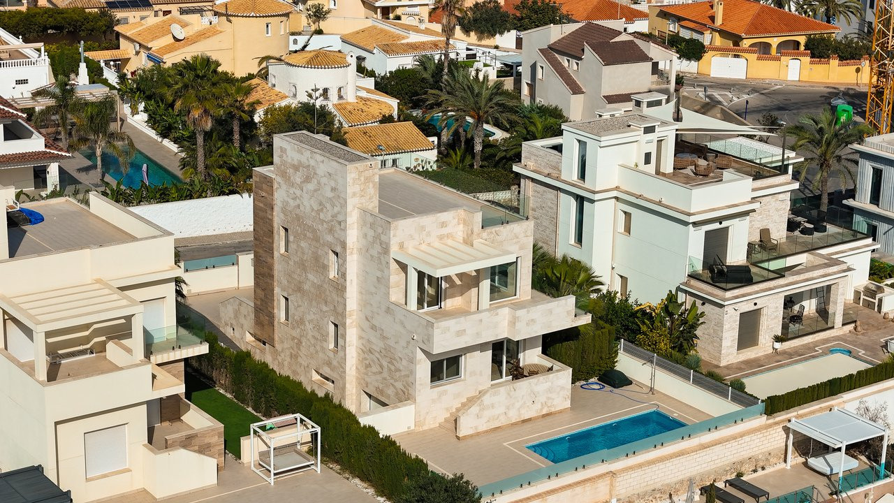 Villa in La Zenia - Image 2