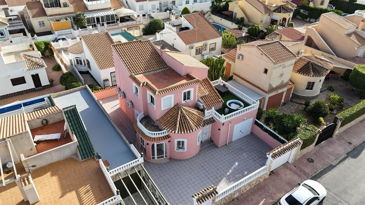 Villa in La Zenia - Image 2