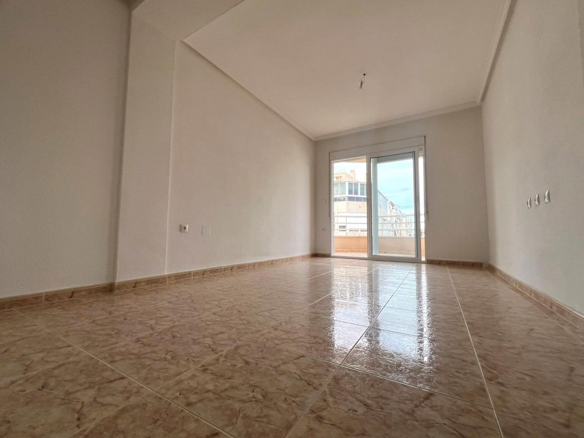 Apartment in Torrevieja - Image 2