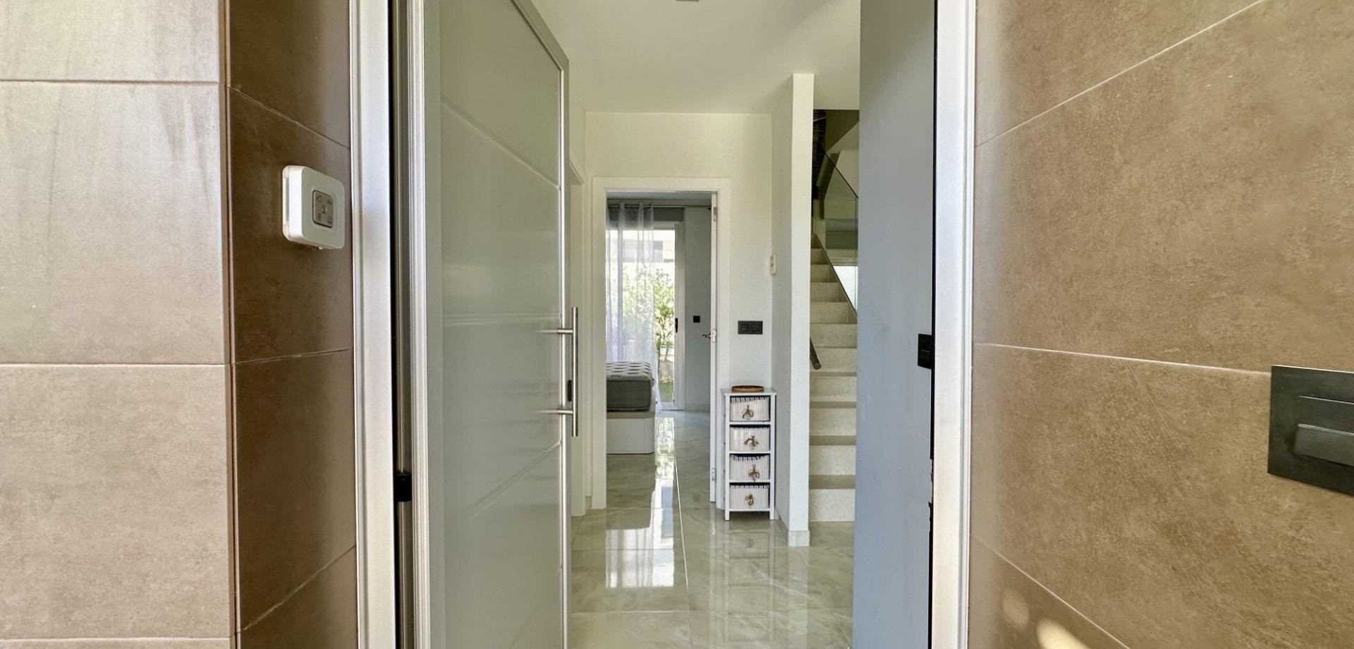 Villa in Urbanizacion los Balcones - Image 4