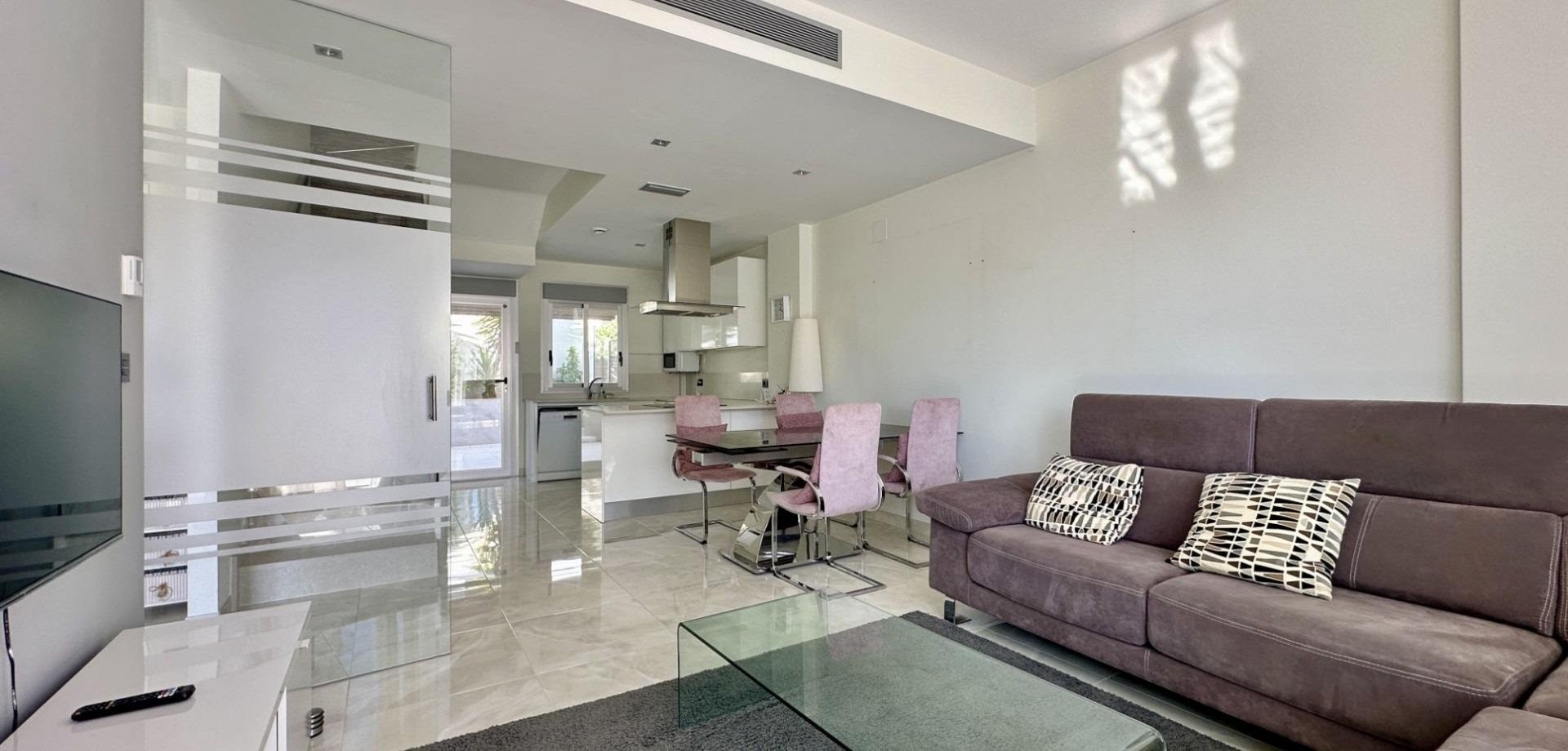 Villa in Urbanizacion los Balcones - Image 5