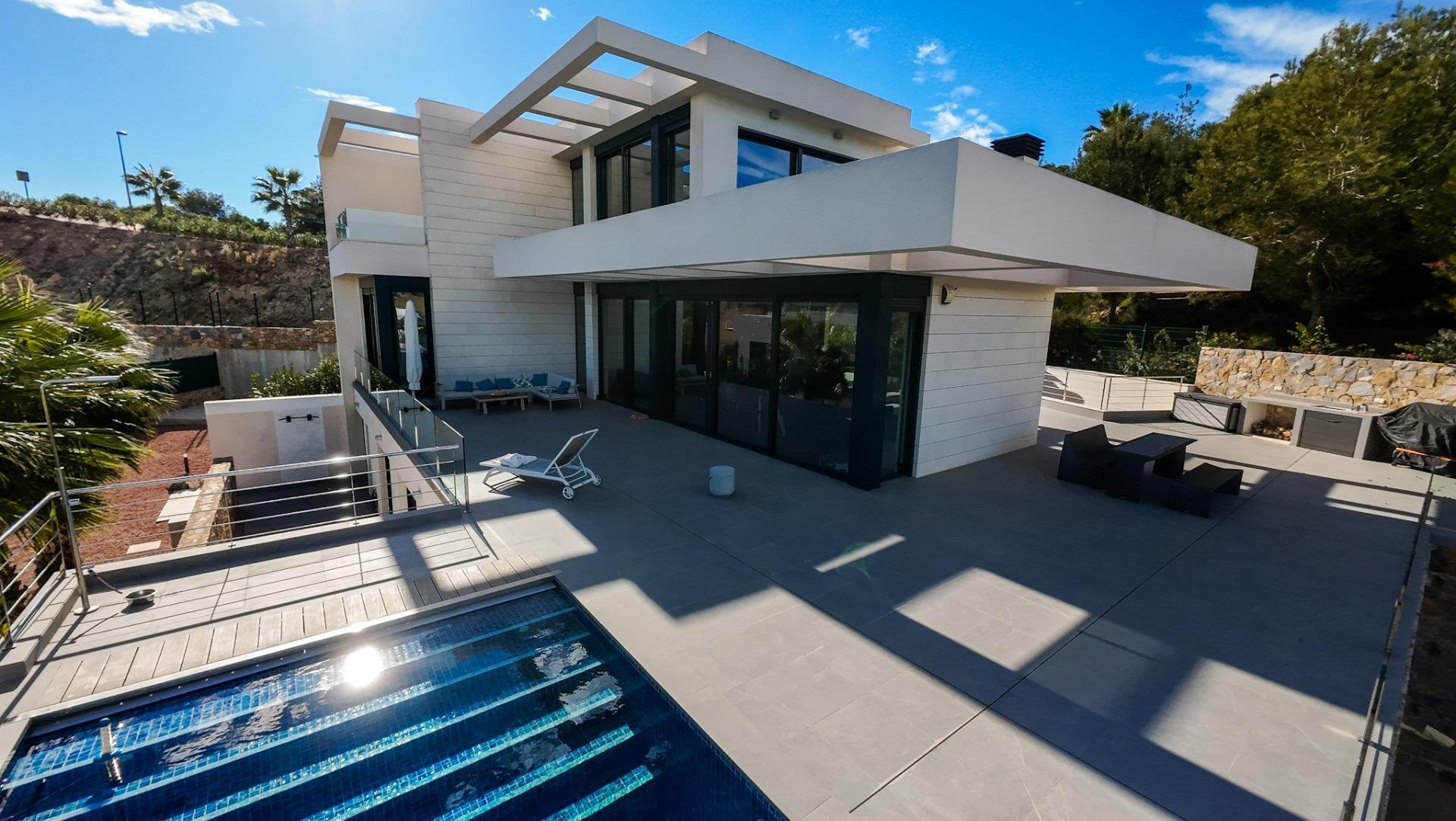 Villa in El Pinar de Campoverde - Image 3