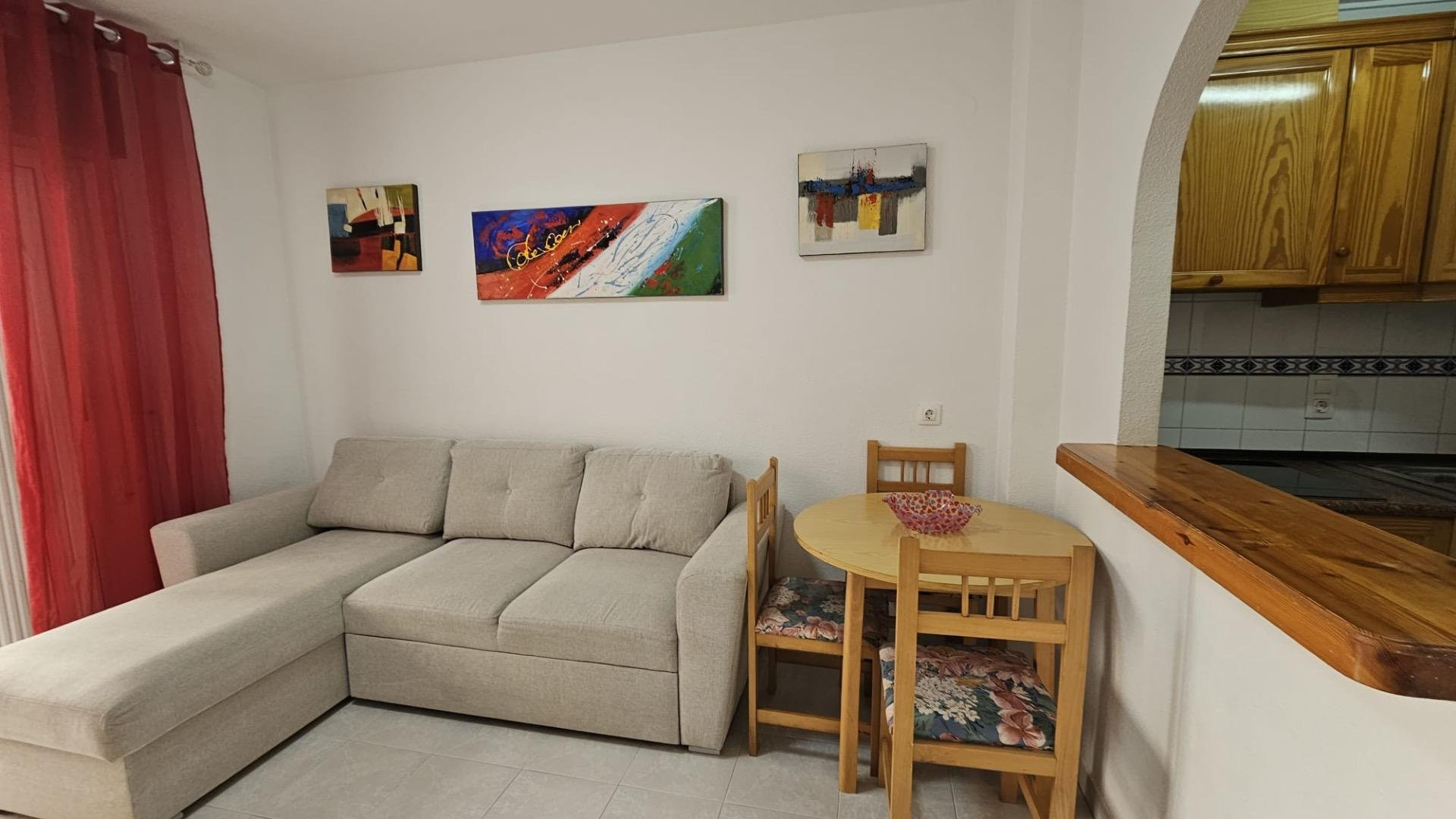 Apartment in Torrevieja - Image 2
