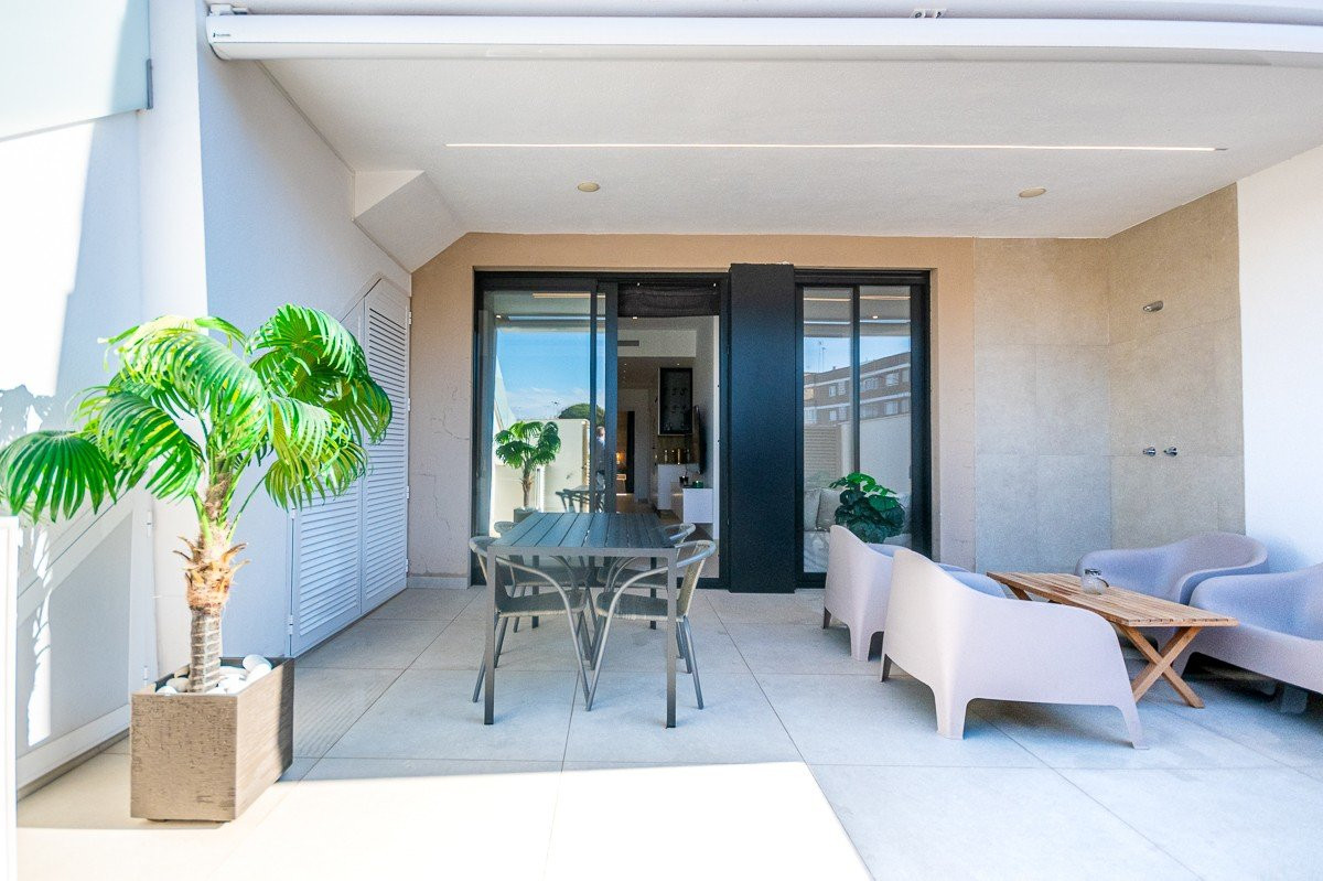 Apartment in Los Tarragas - Image 2