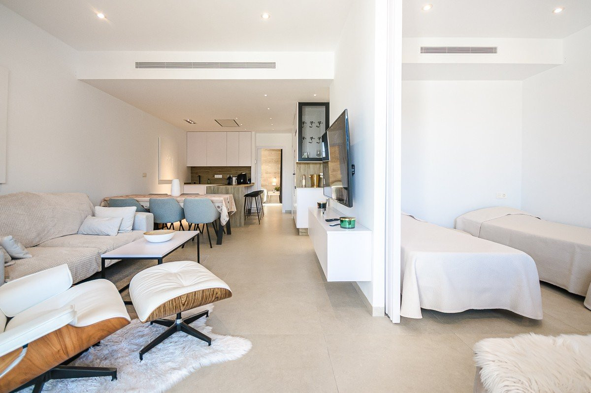 Apartment in Los Tarragas - Image 4