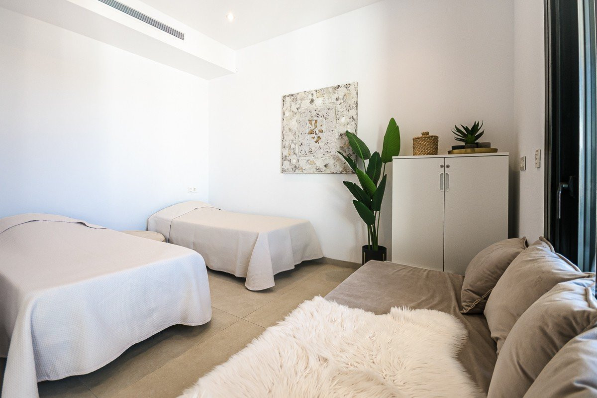 Apartment in Los Tarragas - Image 5