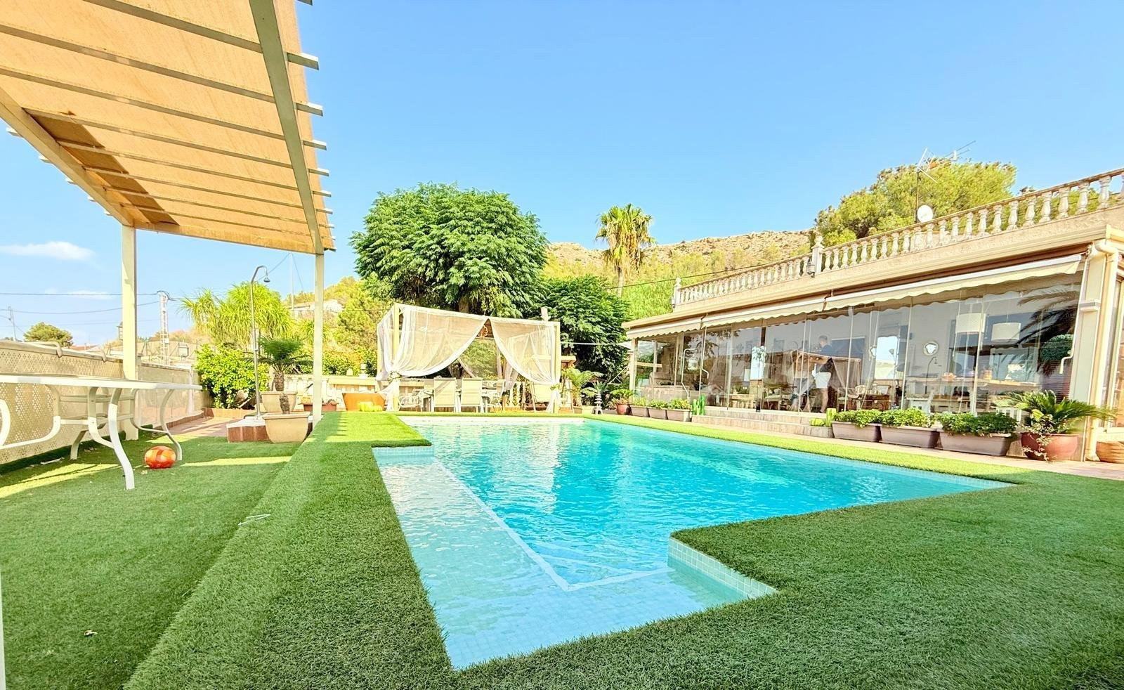 Villa in Barrio de las Cuevas - view 1