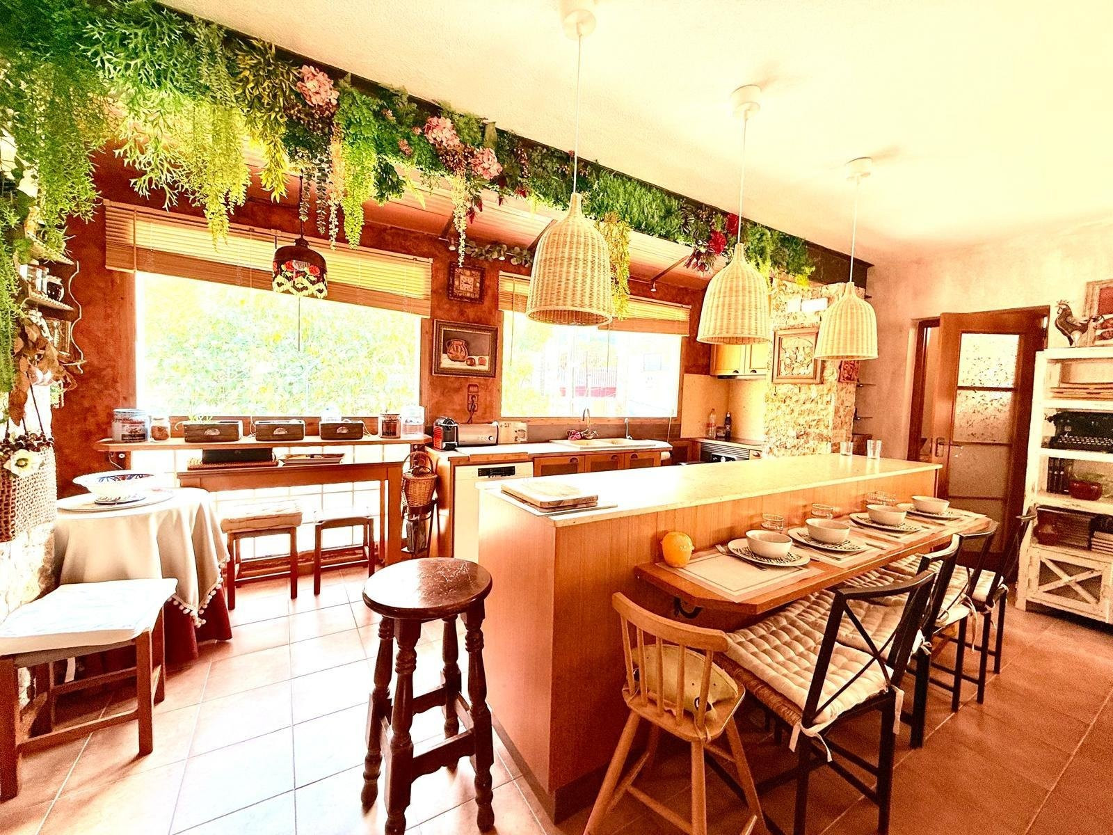 Villa in Barrio de las Cuevas - Image 4