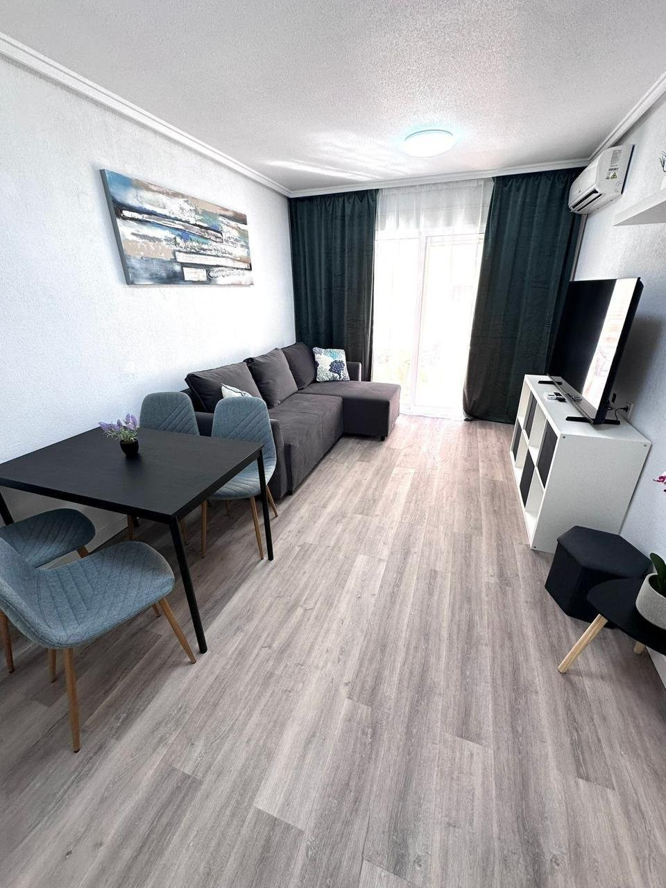 Apartment in Torrevieja - Image 2