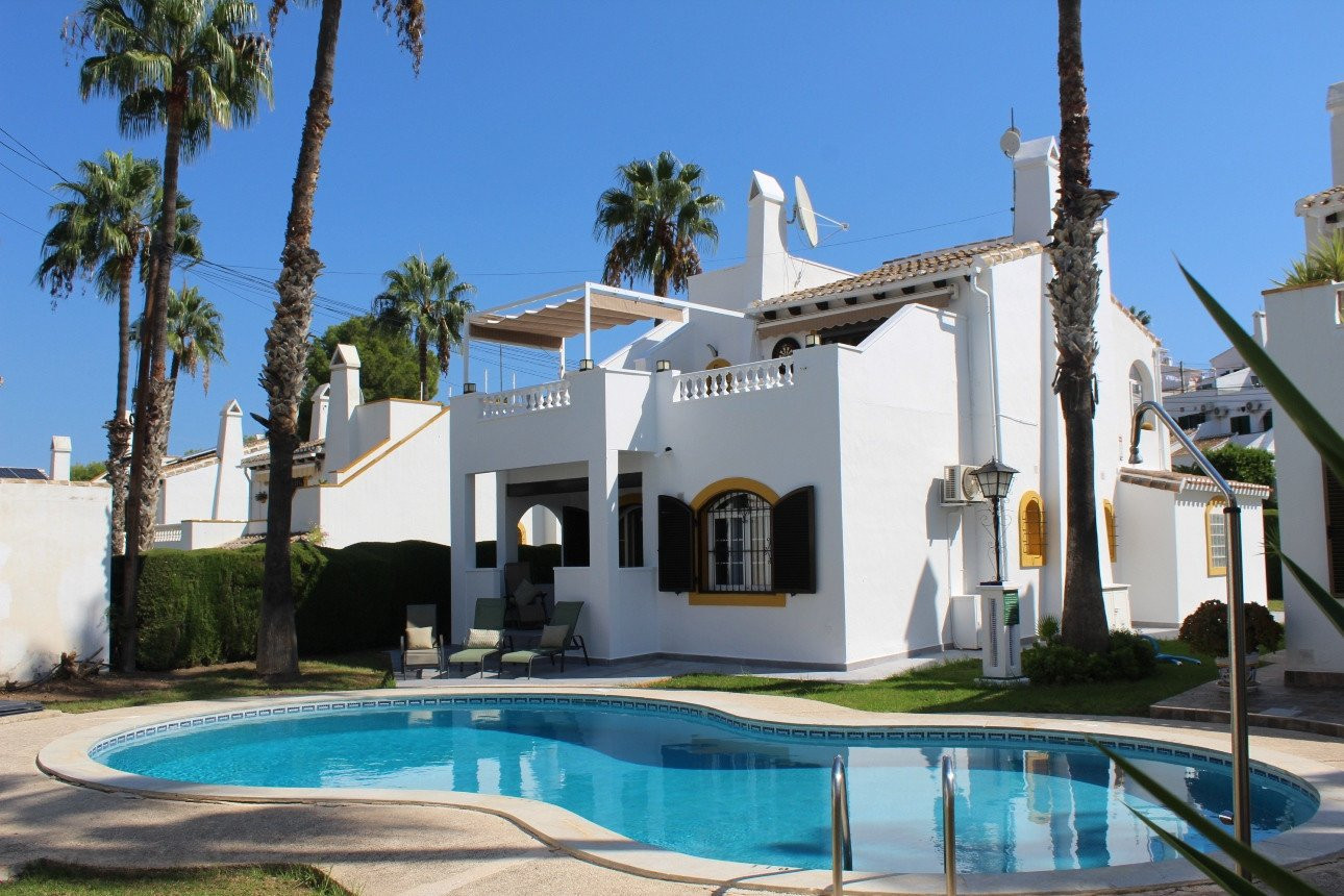 Villa in Playa Flamenca - view 1