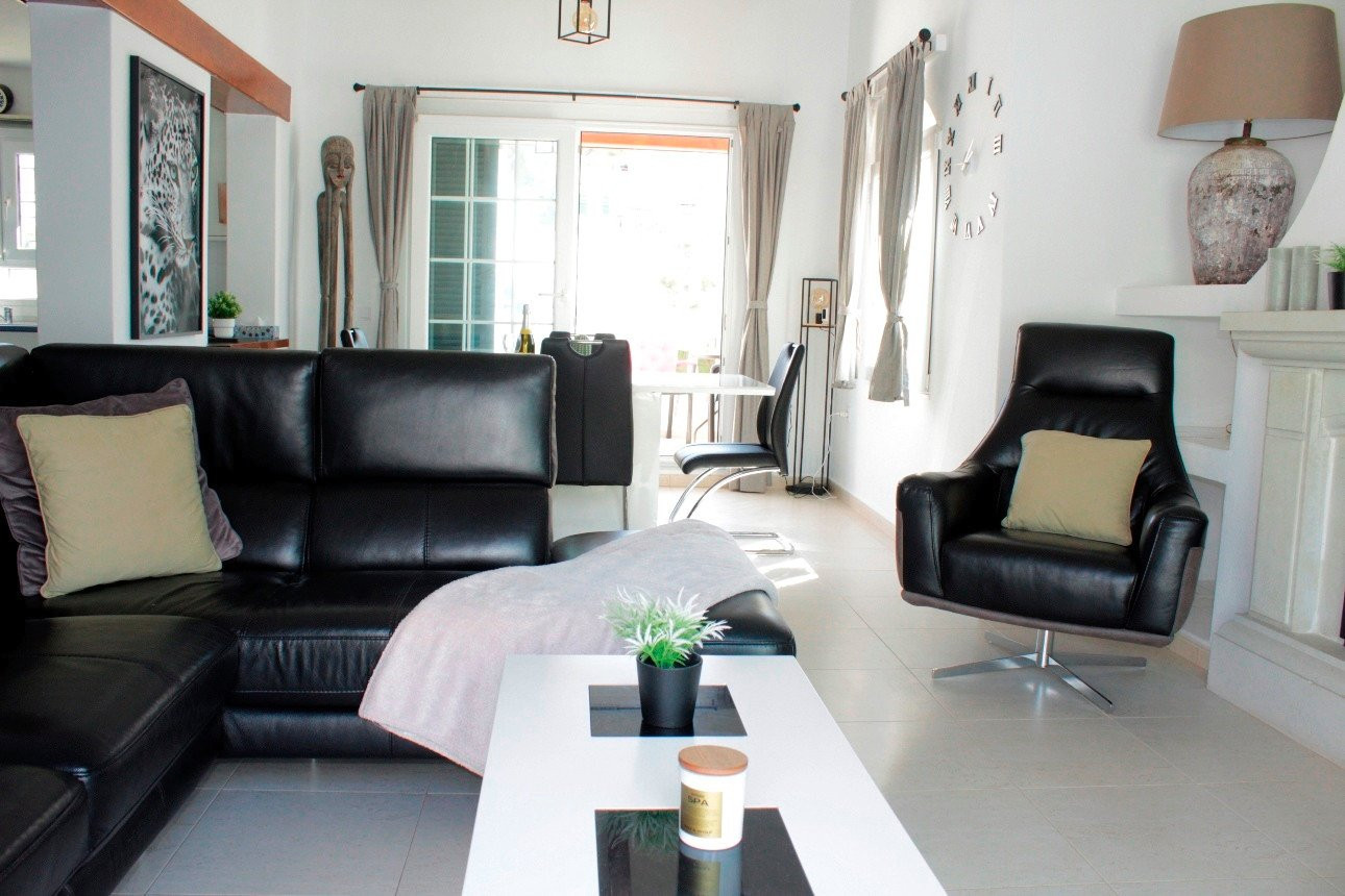 Villa in Playa Flamenca - Image 4