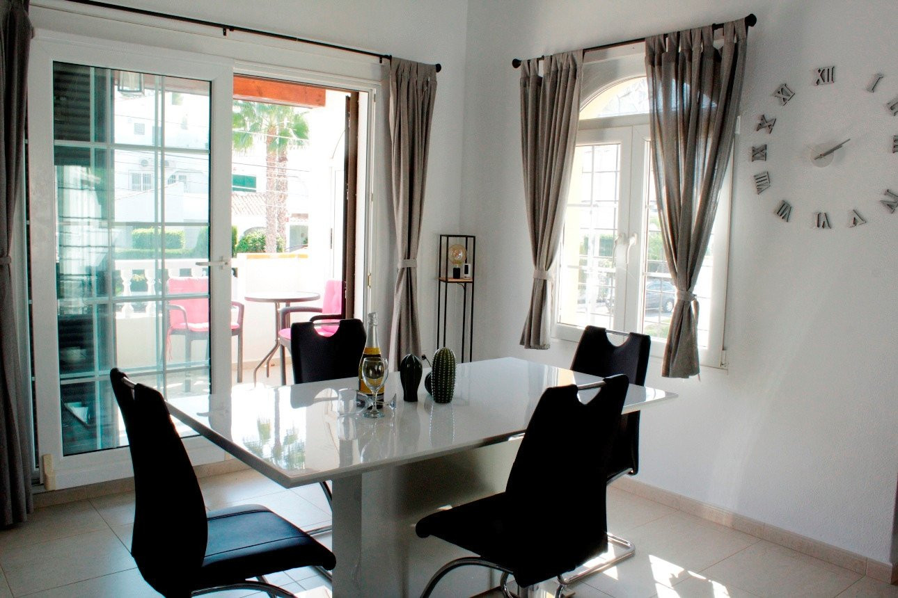 Villa in Playa Flamenca - Image 5