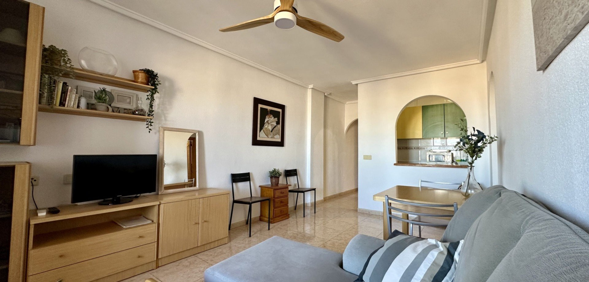 Apartment in Torrevieja - Image 2