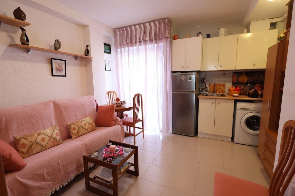 Apartment in Torrelamata - Image 3