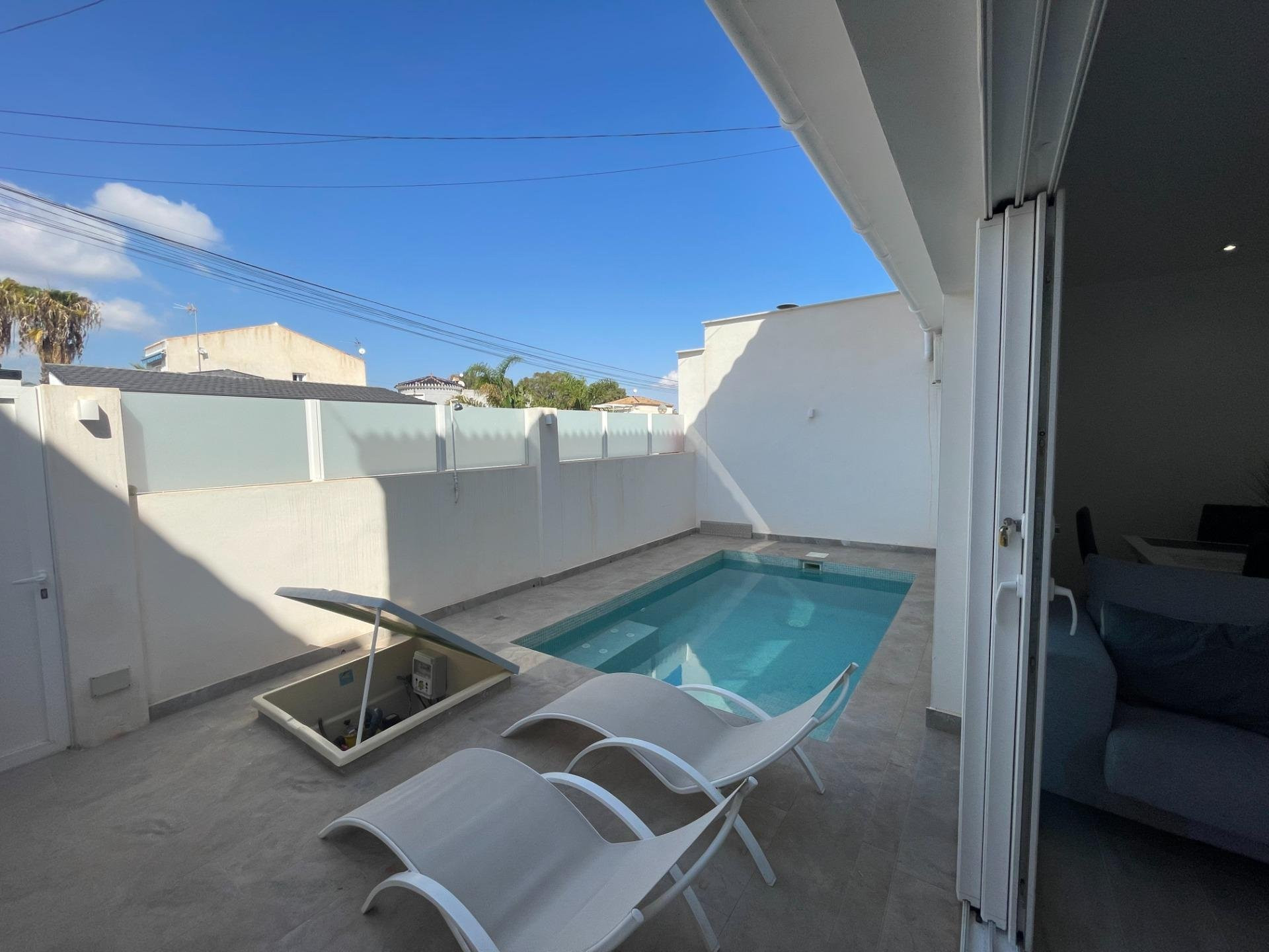 House in La Zenia - view 1