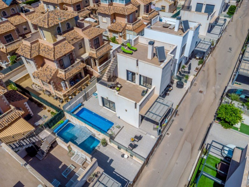 Villa in Torrevieja - view 1